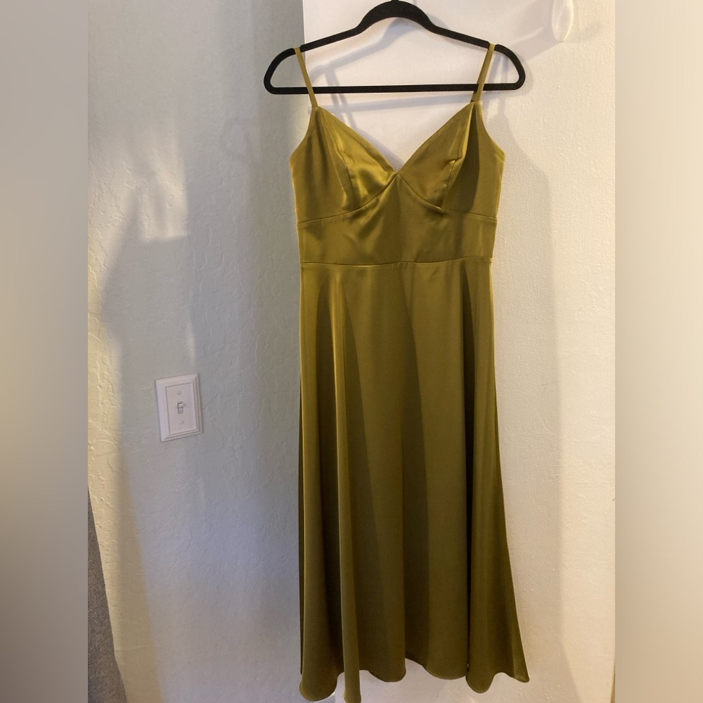Azazie Dottie Satin Stretch- Martini Green, Tea Length. Size A8 (chart in pics)